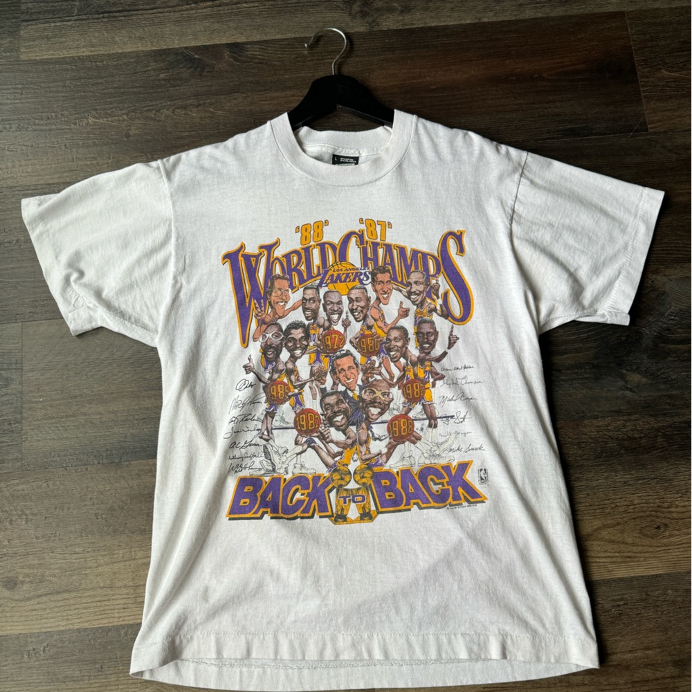 VINTAGE NBA SHOWTIME LAKERS TEE 1987/1988 - SIZE LARGE
